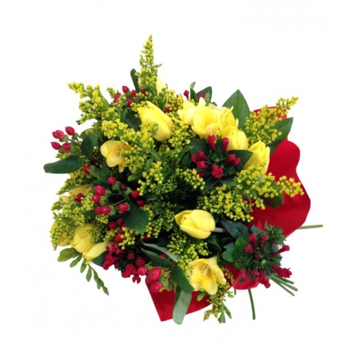 buchet frezii, hypericum si lalele